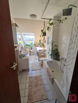 Bad - Dachgeschosswohnung in 68219 Mannheim mit 80m² kaufen