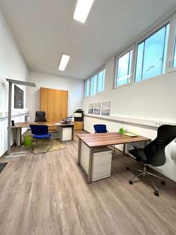 Büro - Industriehalle in 68519 Viernheim mit 290m² mieten