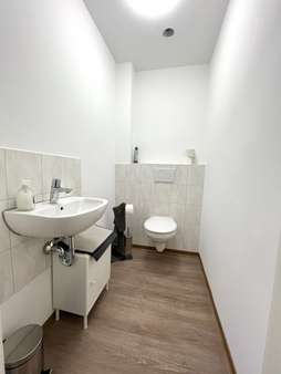 WC - Industriehalle in 68519 Viernheim mit 290m² mieten