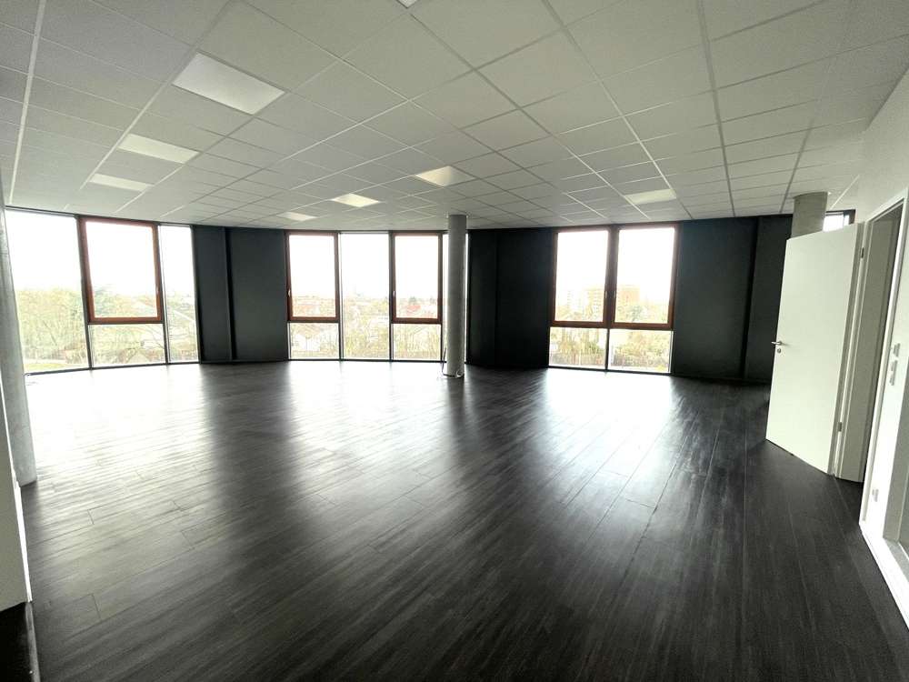 Titelbild Titelbild - Bürozentrum in 68519 Viernheim mit 217m² mieten