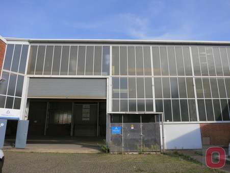 Hallentor - Industriehalle in 68519 Viernheim mit 1335m² mieten