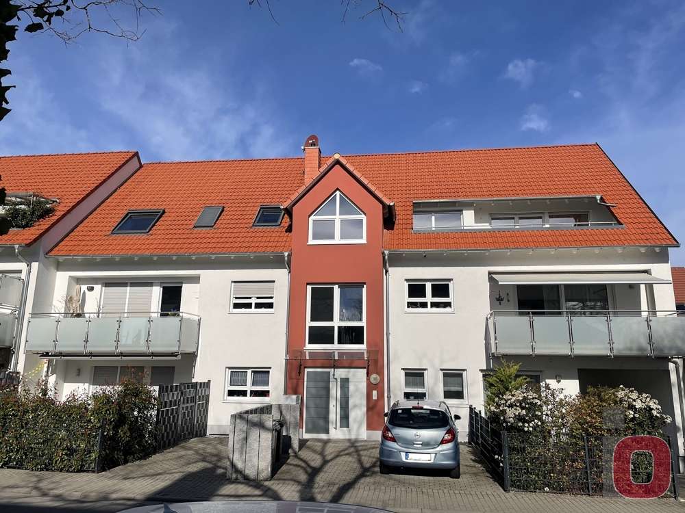 Hausansicht - Dachgeschosswohnung in 68519 Viernheim mit 130m² günstig kaufen