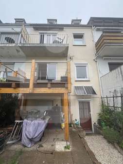 Gartenansicht mit Terrasse u. 2 Balkonen - Reihenmittelhaus in 28197 Bremen mit 126m² kaufen