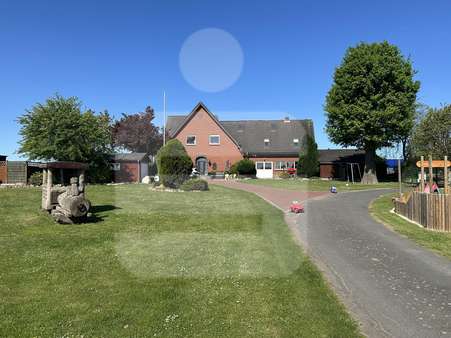 Vielseitige Nutzungsmöglichkeiten - Zweifamilienhaus in 27211 Bassum mit 204m² kaufen