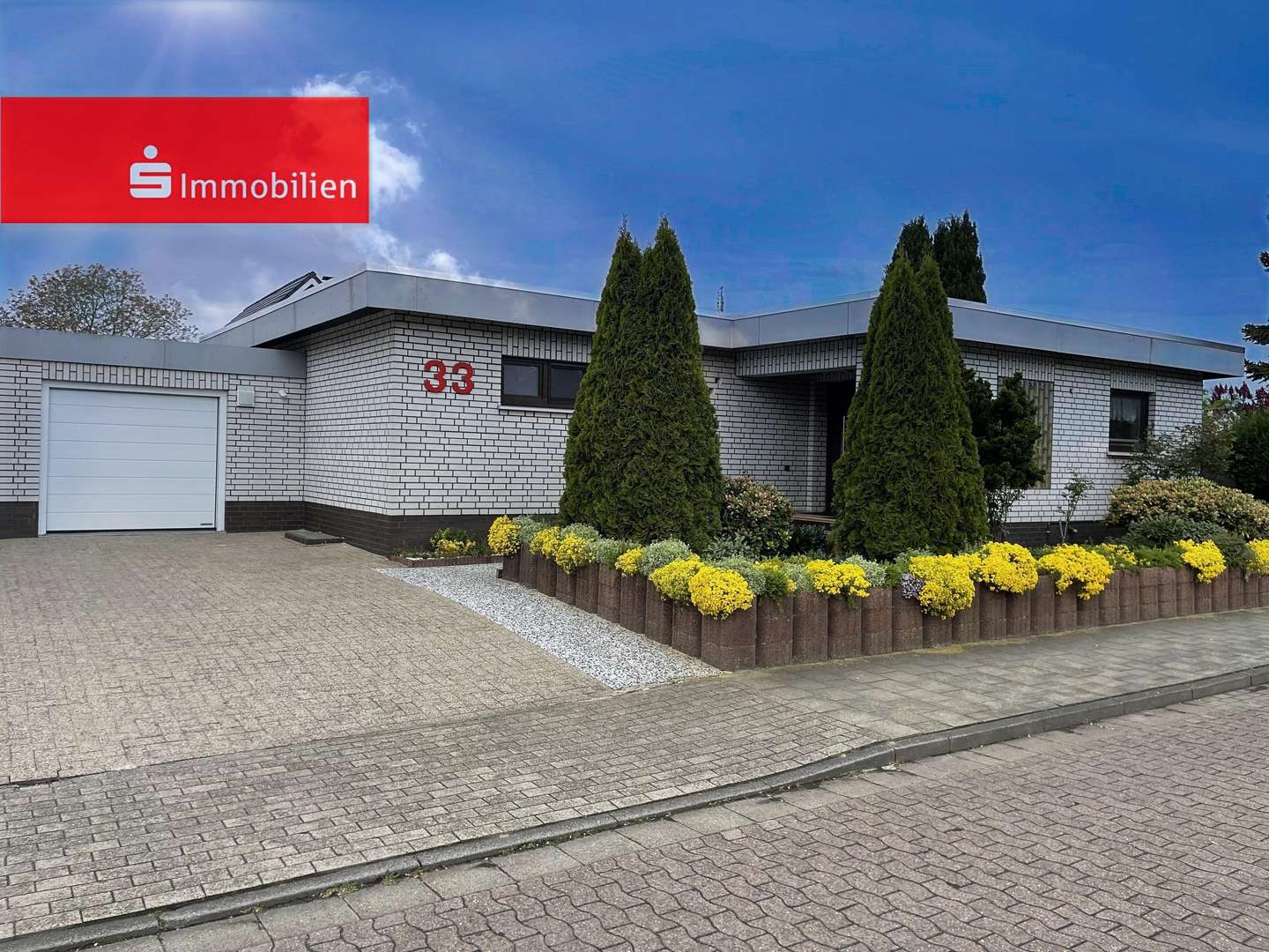 Strassenansicht - Bungalow in 49406 Barnstorf mit 141m² kaufen