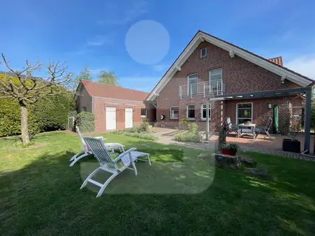 +++Familienfreundliches Wohnhaus nahe Schloss und Müntepark: Großzügig. Zentral. Privat+++