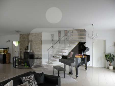 Wohnzimmer Haupthaus Wohnzimmer Haupthaus - Zweifamilienhaus in 49356 Diepholz mit 340m² kaufen
