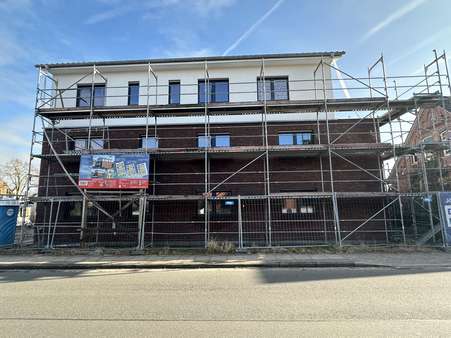 Straßenansicht - Erdgeschosswohnung in 27383 Scheeßel mit 74m² kaufen