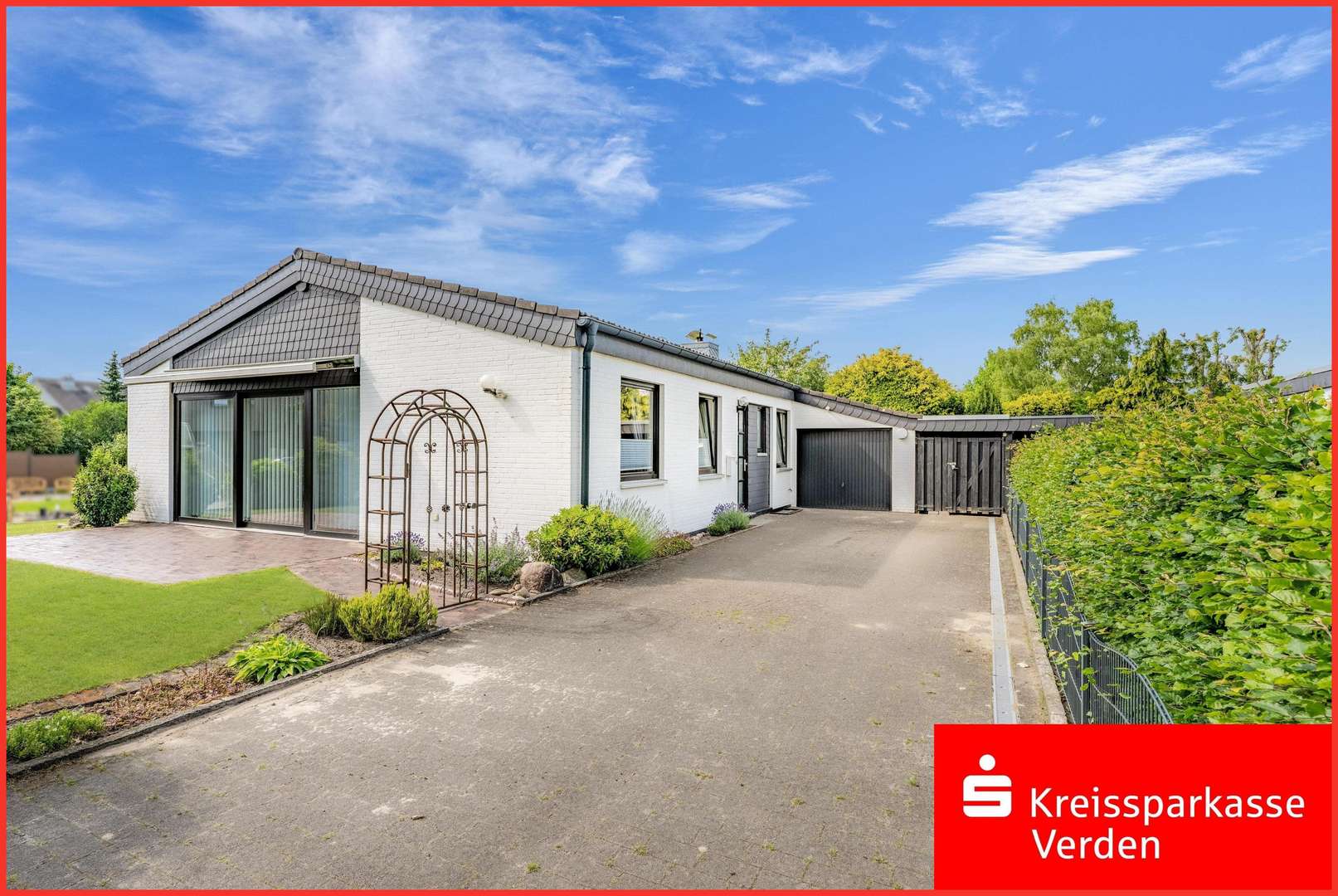 Straßenansicht und Einfahrt Straßenansicht und Einfahrt - Einfamilienhaus in 28832 Achim mit 110m² kaufen