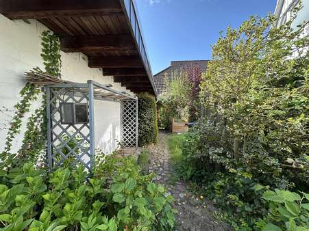 Garten an der Garage - Einfamilienhaus in 28832 Achim mit 176m² kaufen