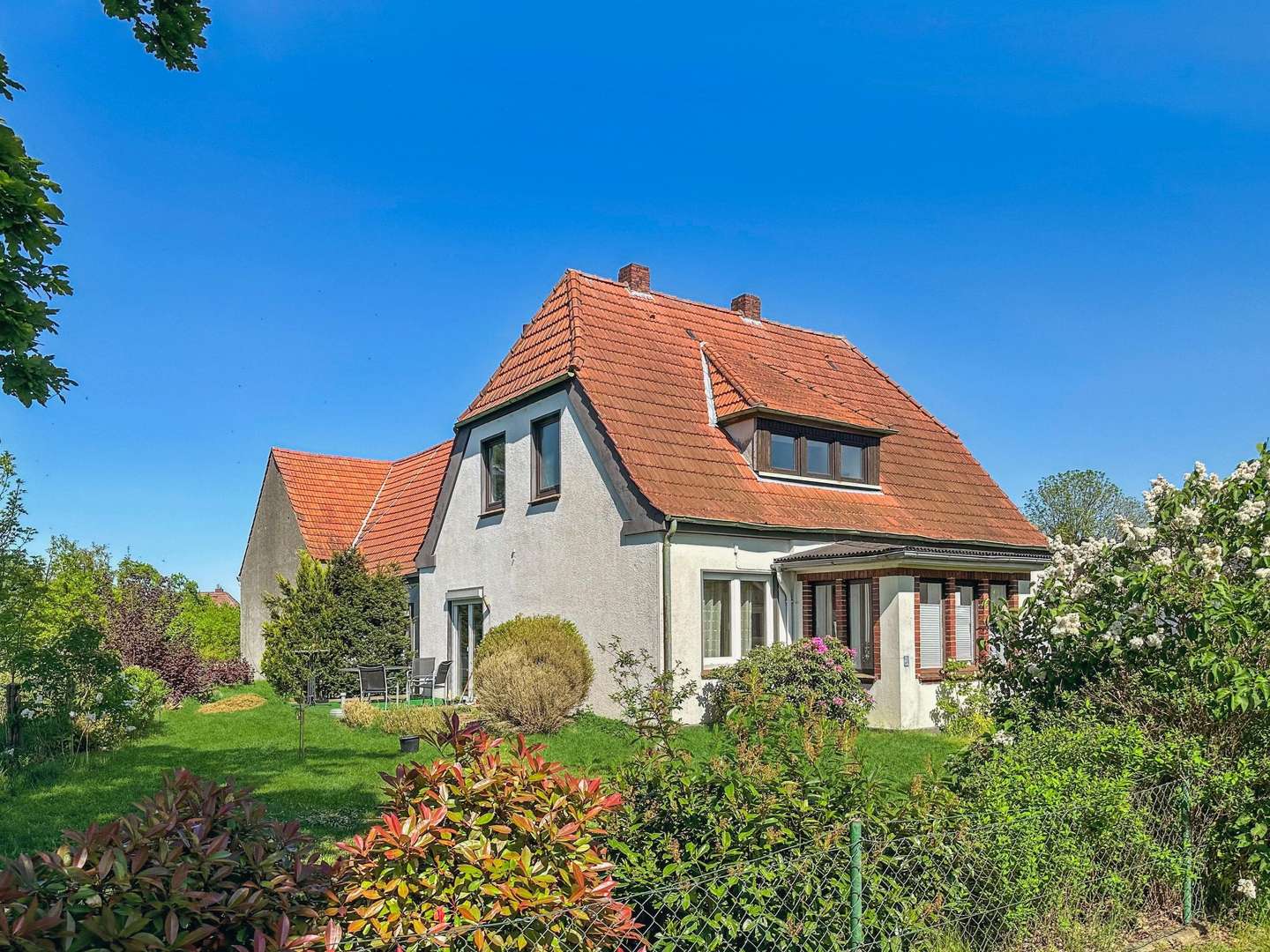 Straßenansicht und Vorgarten - Einfamilienhaus in 27321 Emtinghausen mit 110m² kaufen
