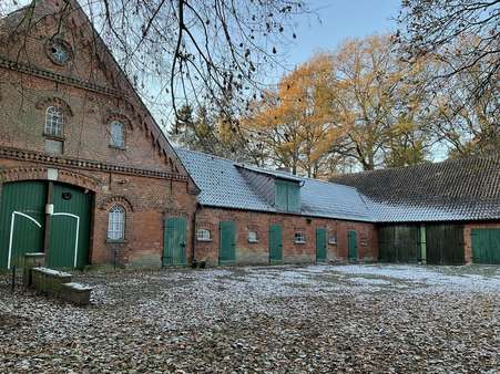 Hof und Verbindungsbau zur Fahrzeughalle - Resthof in 28870 Ottersberg mit 220m² kaufen