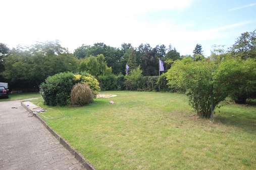 Blick in den Garten Blick in den Garten - Doppelhaushälfte in 27283 Verden mit 73m² kaufen