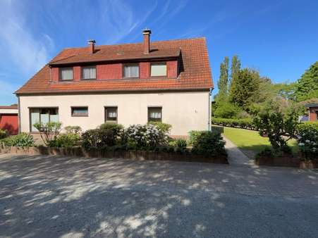 Frontansicht - Einfamilienhaus in 28876 Oyten mit 271m² kaufen
