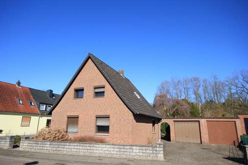 Straßenansicht - Einfamilienhaus in 27283 Verden mit 97m² kaufen