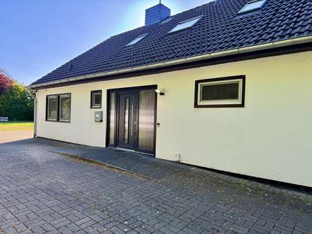 Seitenansicht Seitenansicht - Einfamilienhaus in 21762 Otterndorf mit 210m² kaufen