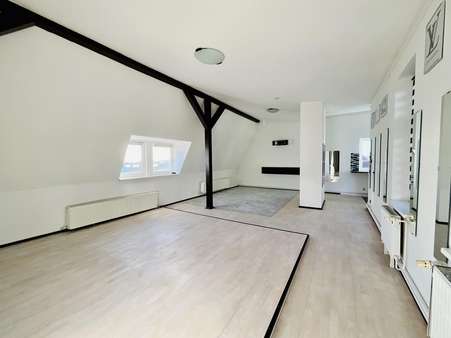 Wohnbereich - Dachgeschosswohnung in 27570 Bremerhaven mit 124m² kaufen