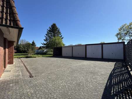Blick auf den Hinterhof Blick auf den Hinterhof - Zweifamilienhaus in 21762 Osterbruch mit 120m² kaufen