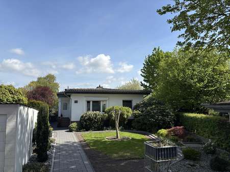 Frontansicht - Einfamilienhaus in 27574 Bremerhaven mit 114m² kaufen