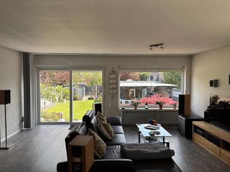 Wohnzimmer Ansicht 2 - Einfamilienhaus in 27574 Bremerhaven mit 114m² kaufen