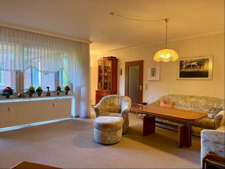 Wohnzimmer - Zimmer 3 - Etagenwohnung in 27570 Bremerhaven mit 87m² kaufen