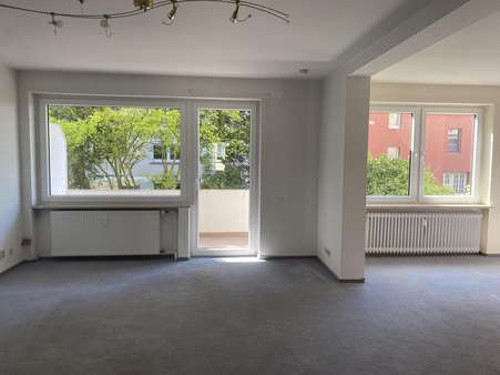 Wohnzimmer - Erdgeschosswohnung in 27568 Bremerhaven mit 70m² kaufen