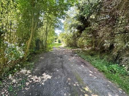 Weg zum Garten Weg zum Garten - Grundstück in 27580 Bremerhaven mit 499m² kaufen