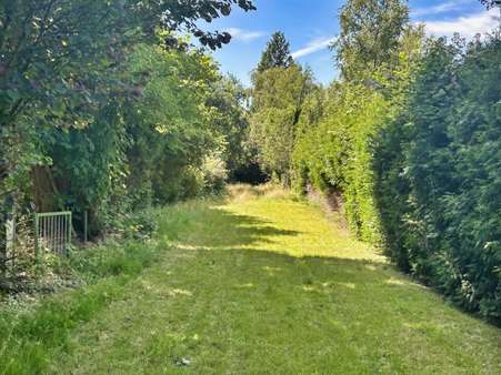 Weg zum Garten Weg zum Garten - Grundstück in 27580 Bremerhaven mit 499m² kaufen