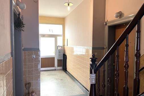 Treppenhaus - Mehrfamilienhaus in 27580 Bremerhaven mit 362m² kaufen