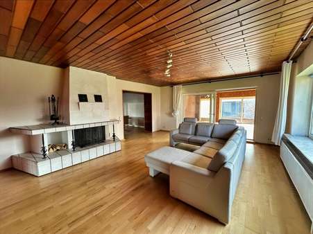 Wohnzimmer - Einfamilienhaus in 27572 Bremerhaven mit 247m² kaufen