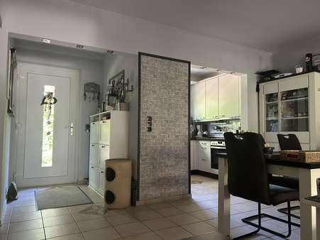Eingangsbereich / Essbereich - Reihenmittelhaus in 27574 Bremerhaven mit 147m² kaufen
