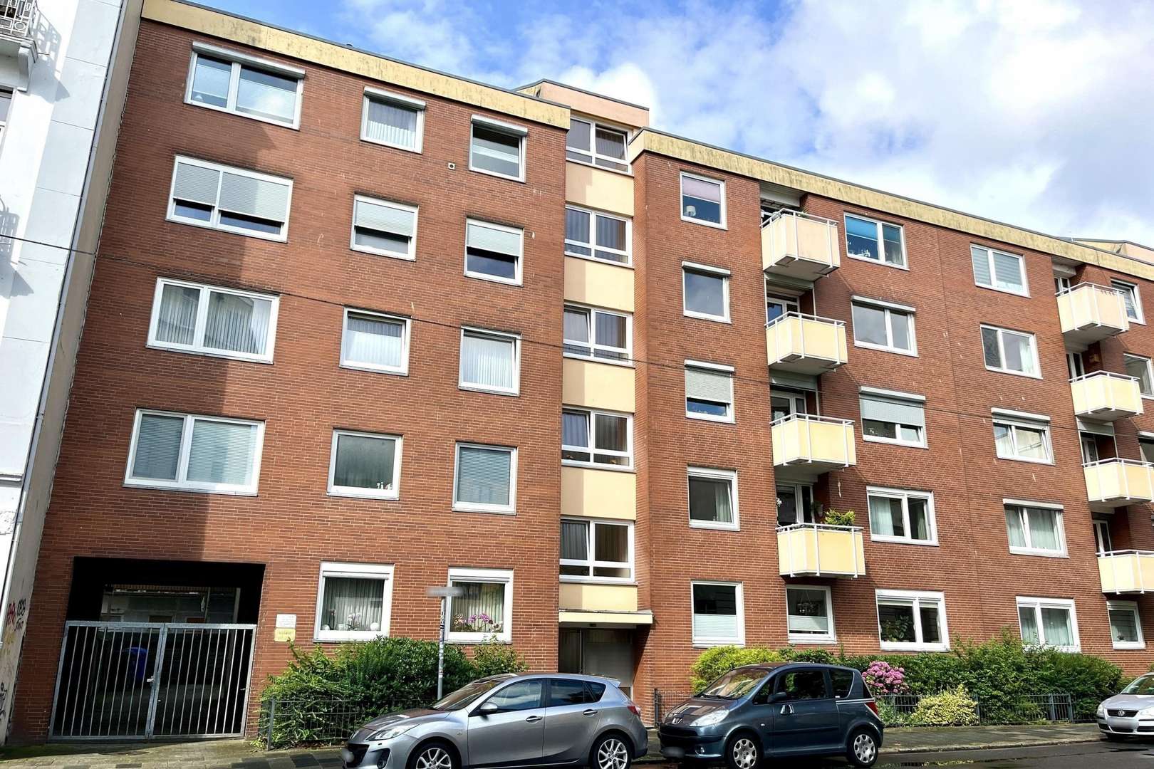 Hausansicht Hausansicht - Etagenwohnung in 27568 Bremerhaven mit 88m² kaufen
