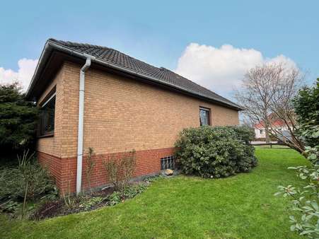 Seitenansicht - Einfamilienhaus in 27580 Bremerhaven mit 116m² kaufen