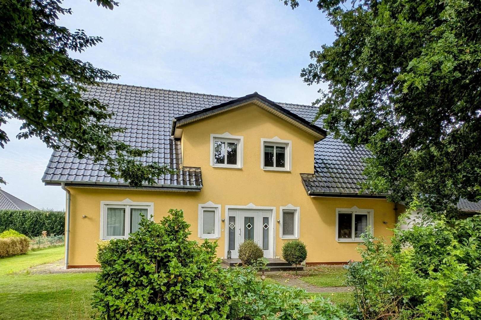 Straßenansicht Straßenansicht - Einfamilienhaus in 21769 Armstorf mit 244m² kaufen