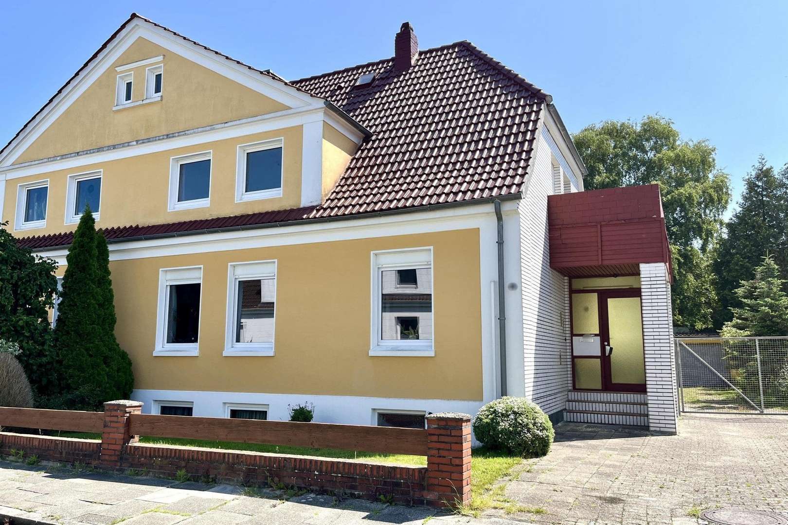 Hausansicht - Doppelhaushälfte in 27580 Bremerhaven mit 123m² kaufen