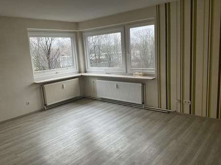 Wohnzimmer - Etagenwohnung in 27570 Bremerhaven mit 57m² kaufen