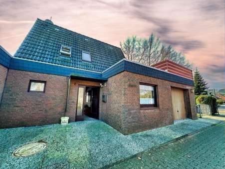 Frontansicht - Einfamilienhaus in 27574 Bremerhaven mit 108m² kaufen