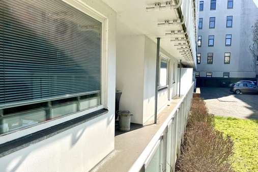 Balkon - Erdgeschosswohnung in 27568 Bremerhaven mit 127m² kaufen