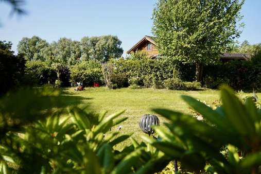 Blick in den Garten Blick in den Garten - Ferienhaus in 21785 Neuhaus mit 60m² kaufen