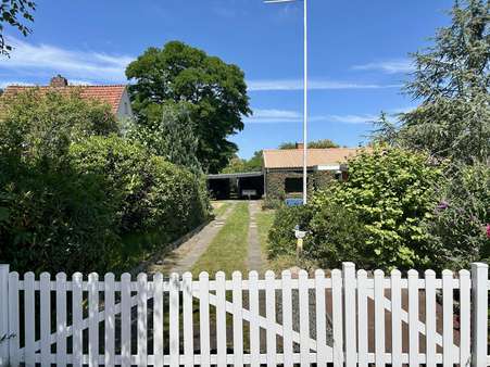 Eingang zum Vorgarten Eingang zum Vorgarten - Bungalow in 27578 Bremerhaven mit 107m² kaufen