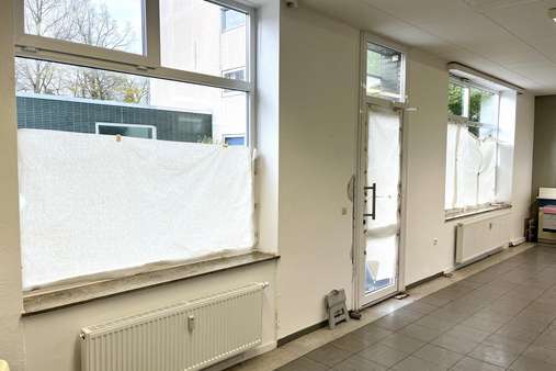 Fensterfront - Büro in 27580 Bremerhaven mit 74m² kaufen