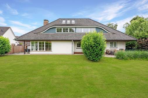 Gartenansicht Gartenansicht - Zweifamilienhaus in 27476 Cuxhaven mit 320m² kaufen