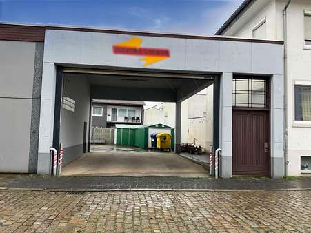 Einfahrt Hof - Werkstatt in 27570 Bremerhaven mit 130m² kaufen