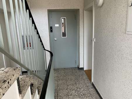 Fahrstuhl / Müllschlucker - Etagenwohnung in 27570 Bremerhaven mit 79m² kaufen