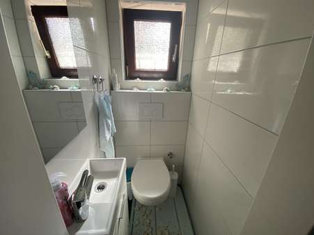 Gäste-WC - Maisonette-Wohnung in 27576 Bremerhaven mit 115m² günstig kaufen