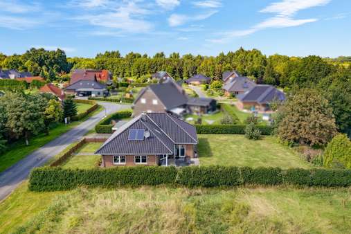 Luftaufnahme Luftaufnahme - Bungalow in 21775 Ihlienworth mit 127m² kaufen