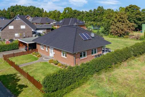 Luftaufnahme Luftaufnahme - Bungalow in 21775 Ihlienworth mit 127m² kaufen