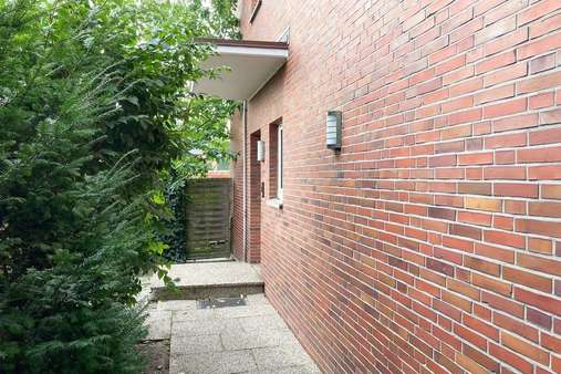 Hintereingang - Mehrfamilienhaus in 27619 Schiffdorf mit 192m² günstig kaufen