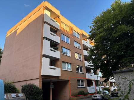 Straßenanasicht - Erdgeschosswohnung in 27568 Bremerhaven mit 80m² kaufen