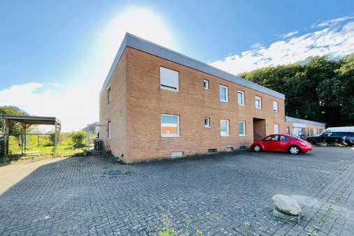 Außenansicht Außenansicht - Mehrfamilienhaus in 27612 Loxstedt mit 387m² kaufen